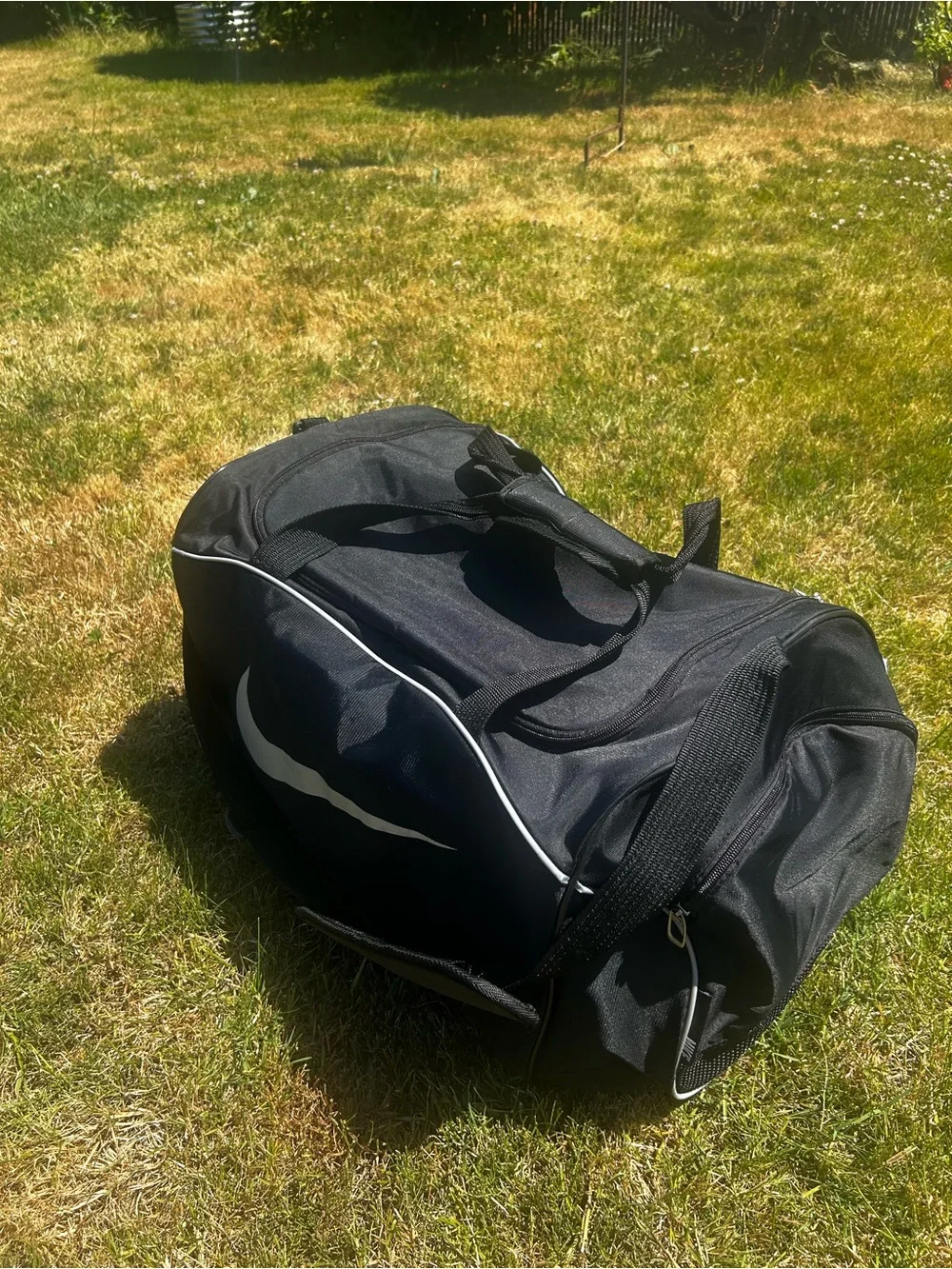 Nike Black Duffle Bag Men's Gym Travel Bag Size 23”x13”x10”